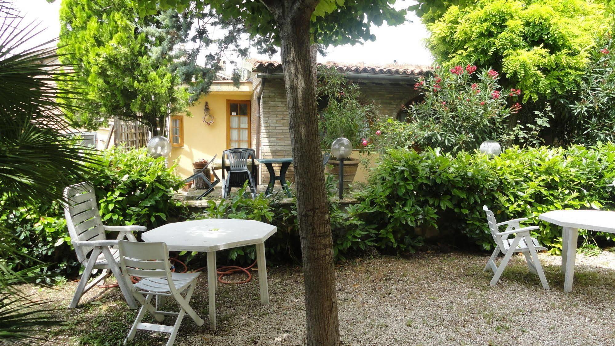 Aparthotel La Terrazza Di Spello Extérieur photo